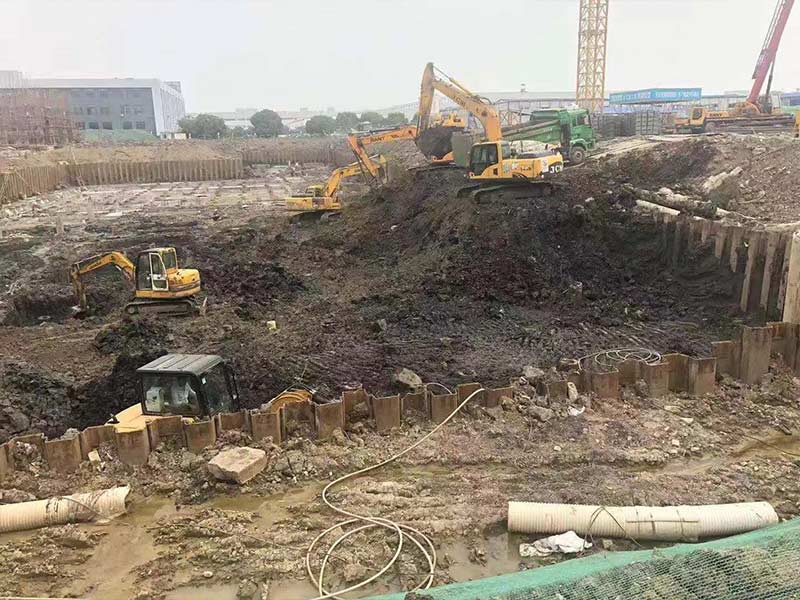 土石方正式開挖前需對周圍環(huán)境認真檢查