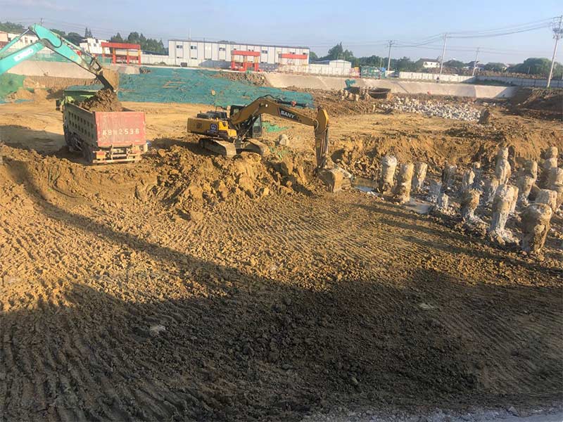 無錫土石方工程開始前根據(jù)地形等方面考慮挖掘方案